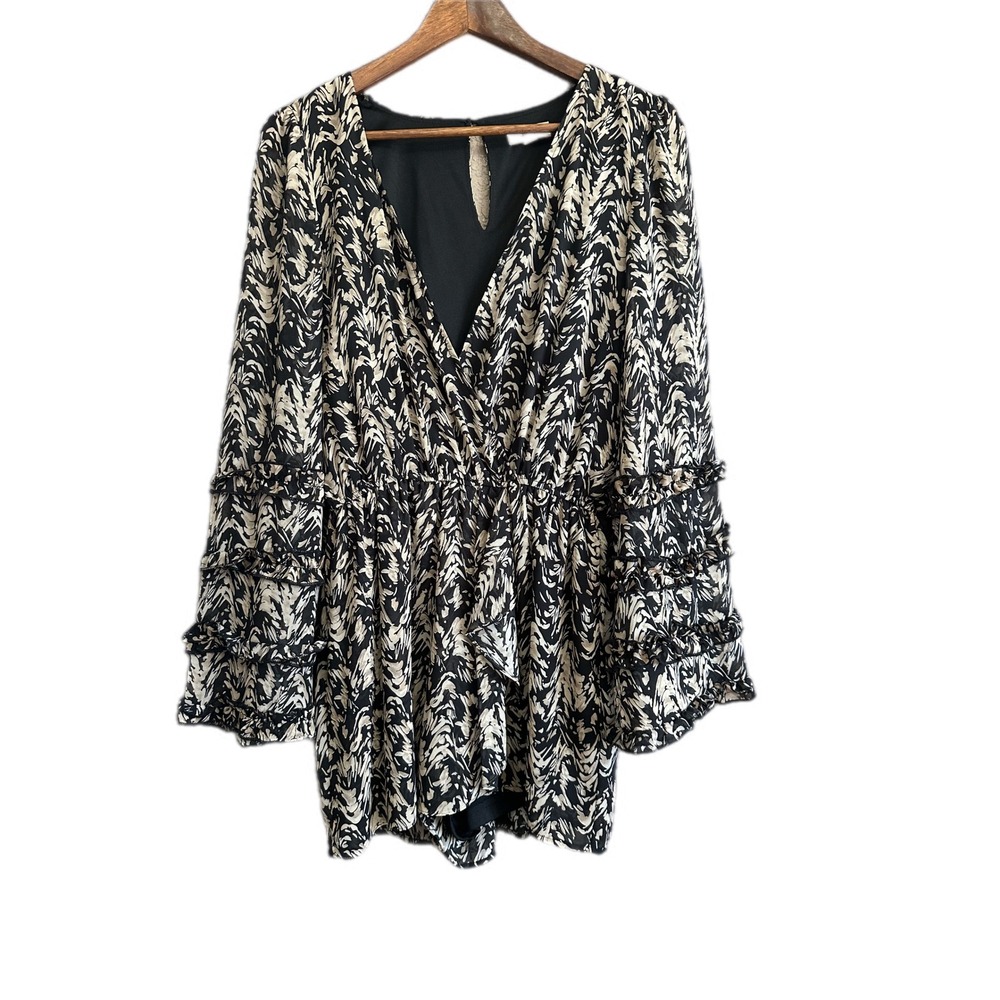 Entro Abstract Print Romper Womens Small Black Cream Excellent Ruffle Sleeve